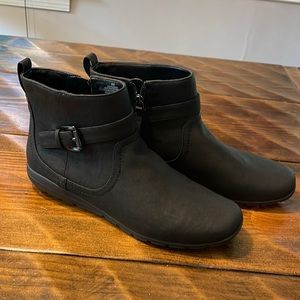 Easy spirit booties. Size 9 vGUC